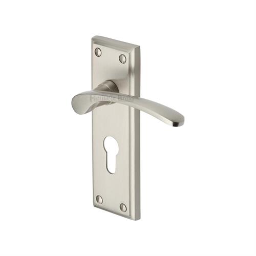 HILTON LEVER HANDLE ON BACKPLATE