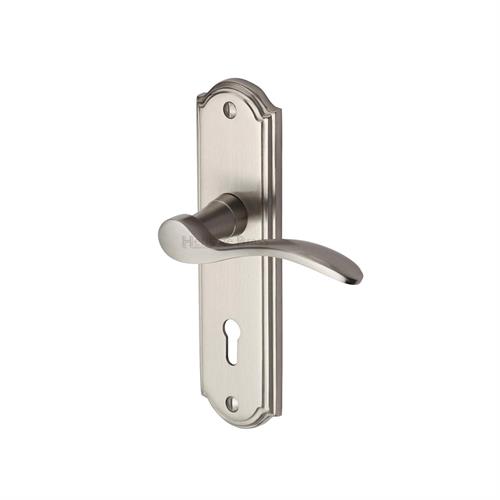 HOWARD LEVER HANDLE ON BACKPLATE