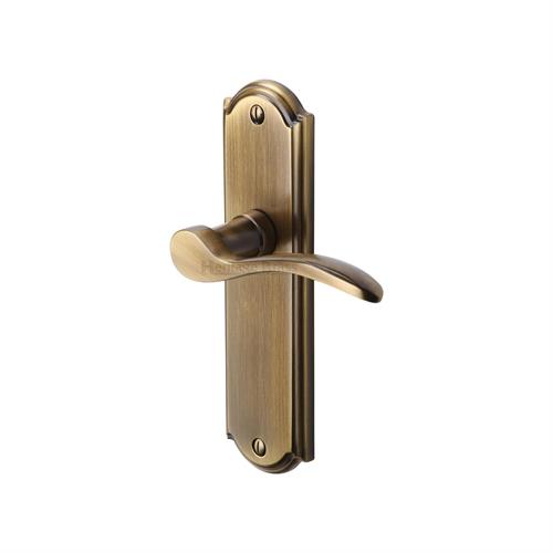 HOWARD LEVER HANDLE ON BACKPLATE