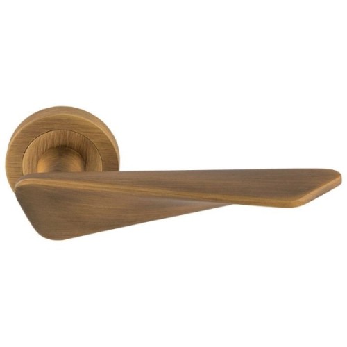 INTONA LEVER HANDLE ON ROUND ROSE