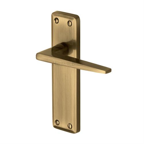 KENDAL LEVER HANDLE ON BACKPLATE