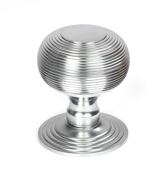 REEDED CENTRE DOOR KNOB