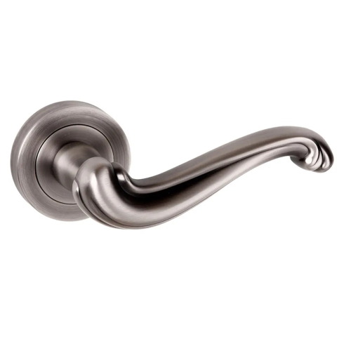 COLCHESTER SCROLL LEVER HANDLE ON ROUND ROSE