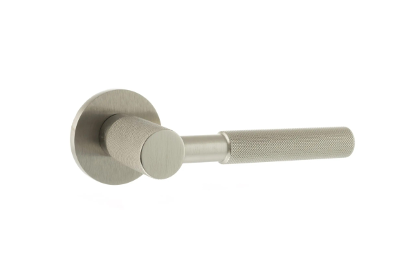 MASON KNURLED LEVER HANDLE ON ROUND ROSE