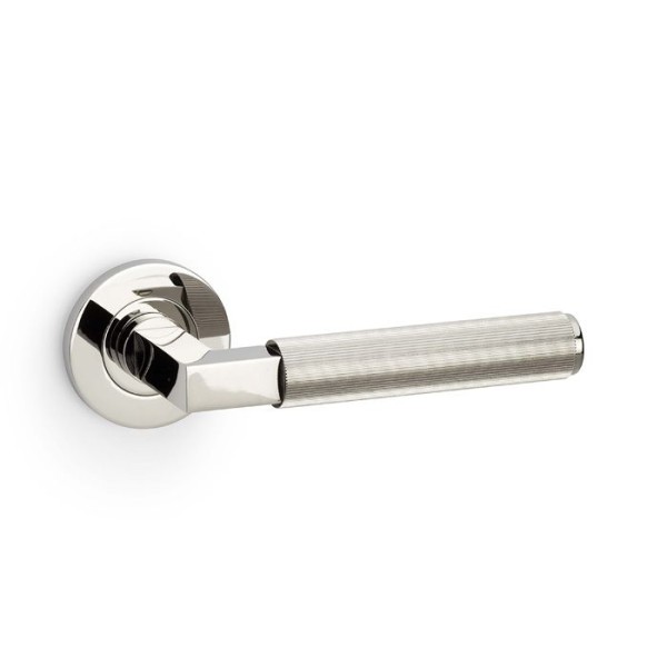 HURRICANE LINEAR LEVER HANDLE ON ROUND ROSE