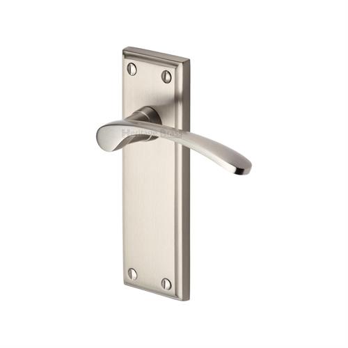 HILTON LEVER HANDLE ON BACKPLATE