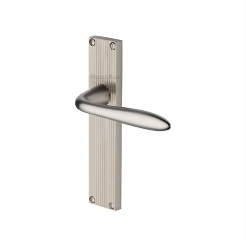 SUTTON LEVER HANDLE ON REEDED BACKPLATE