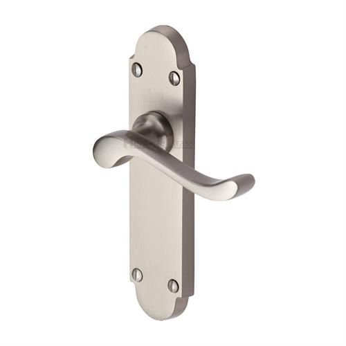 SAVOY LEVER HANDLE ON BACKPLATE