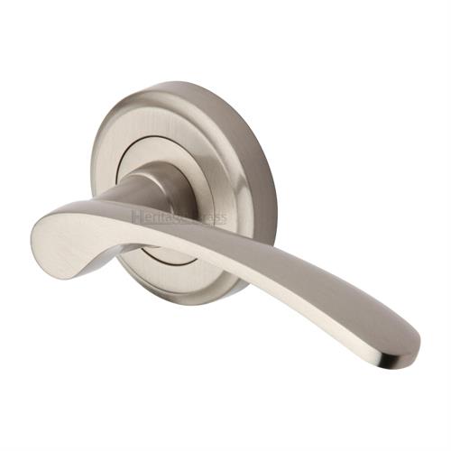 SOPHIA LEVER HANDLE ON ROUND ROSE