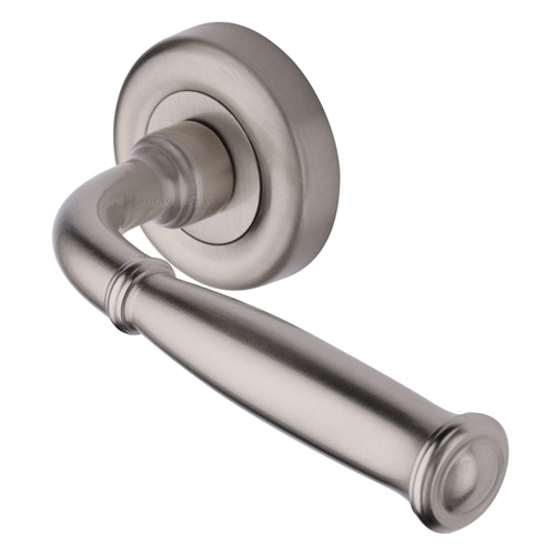 LINCOLN LEVER HANDLE ON ROUND ROSE