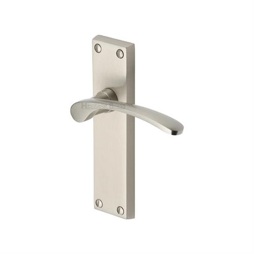 SOPHIA LEVER HANDLE ON BACKPLATE