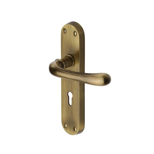 LUNA LEVER HANDLE  ON BACKPLATE