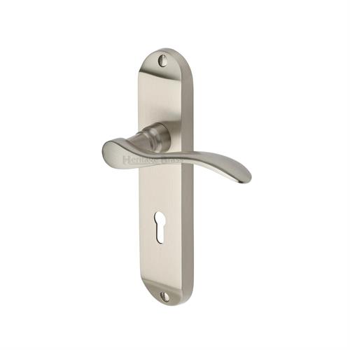 MAYA LEVER HANDLE ON BACKPLATE