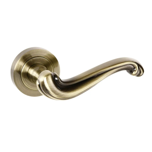 COLCHESTER SCROLL LEVER HANDLE ON ROUND ROSE