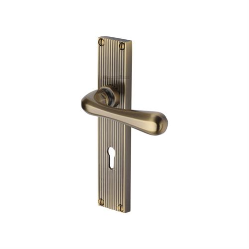 CHARLBURY LEVER HANDLE ON REEDED BACKPLATE