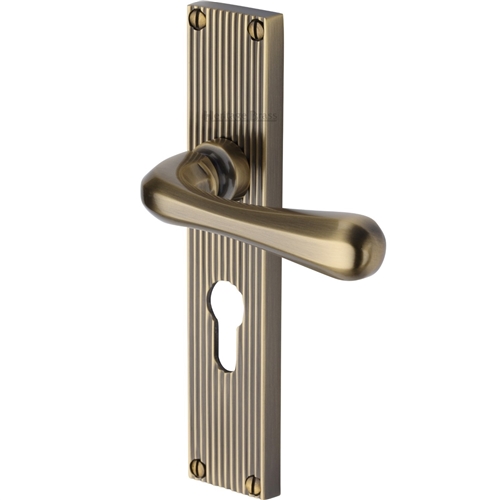 CHARLBURY LEVER HANDLE ON REEDED BACKPLATE