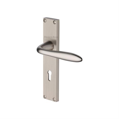 SUTTON LEVER HANDLE ON REEDED BACKPLATE