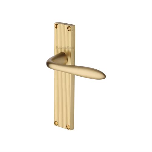 SUTTON LEVER HANDLE ON REEDED BACKPLATE