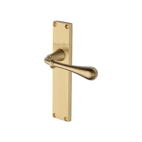 ROMA LEVER HANDLE ON REEDED BACKPLATE