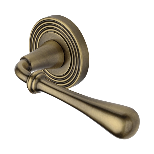 ROMA LEVER HANDLE ON REEEDED ROUND ROSE