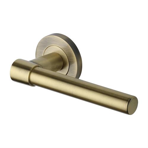 PHEONIX LEVER HANDLE ON ROUND ROSE