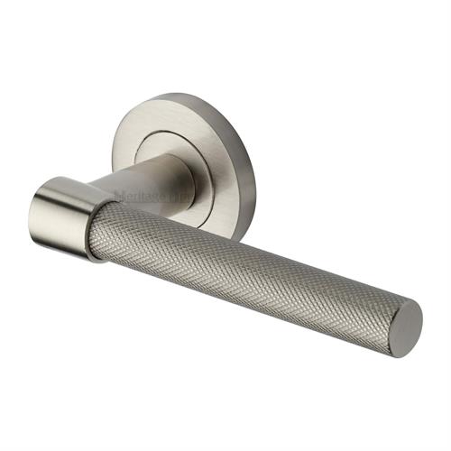 PHEONIX KNURLED LEVER HANDLE ON ROUND ROSE