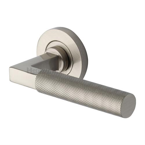 SIGNAC KNURLED LEVER HANDLE ON ROUND ROSE