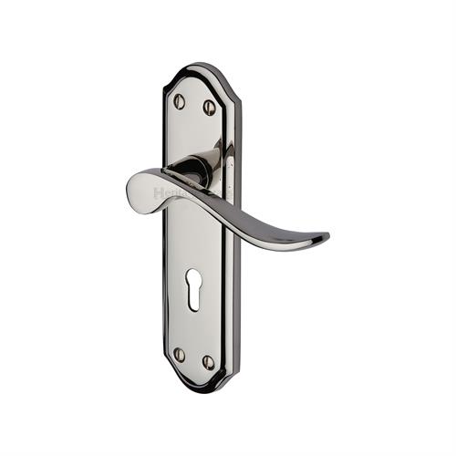 SANDOWN LEVER HANDLE ON BACKPLATE