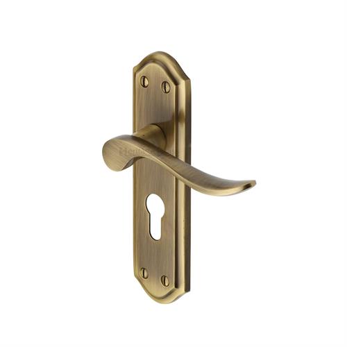 SANDOWN LEVER HANDLE ON BACKPLATE