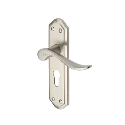 SANDOWN LEVER HANDLE ON BACKPLATE