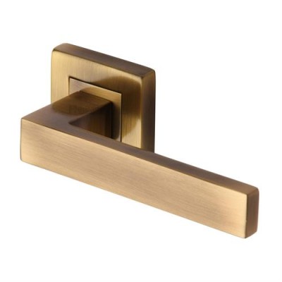 DELTA LEVER HANDLE ON SQUARE ROSE