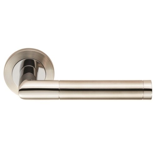 MITRED TUBULAR LEVER HANDLE ON ROUND ROSE