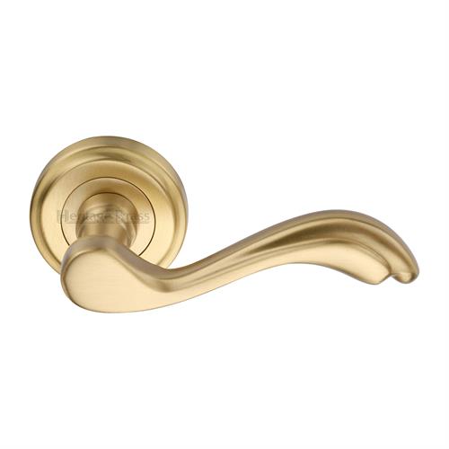 LISBOA SCROLL LEVER HANDLE ON ROUND ROSE