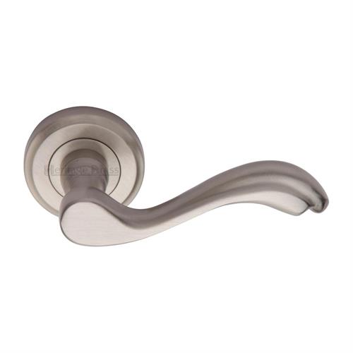 LISBOA SCROLL LEVER HANDLE ON ROUND ROSE