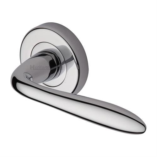 SUTTON LEVER HANDLE ON ROUND ROSE