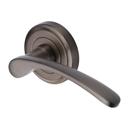 SOPHIA LEVER HANDLE ON ROUND ROSE