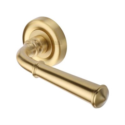 COLONIAL LEVER HANDLE ON ROUND ROSE