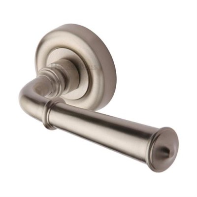 COLONIAL LEVER HANDLE ON ROUND ROSE