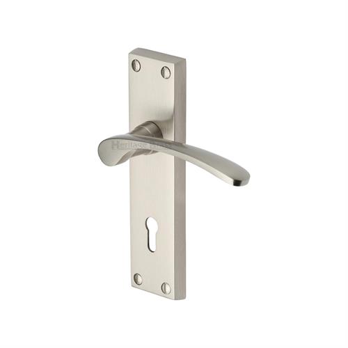 SOPHIA LEVER HANDLE ON BACKPLATE