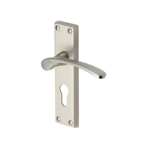 SOPHIA LEVER HANDLE ON BACKPLATE