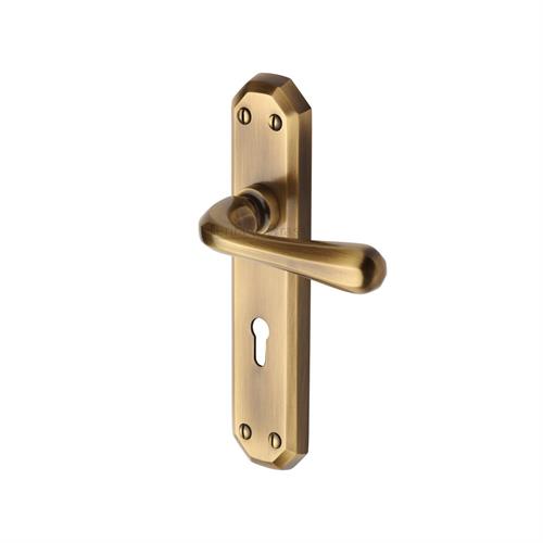 CHARLBURY LEVER HANDLE ON BACKPLATE