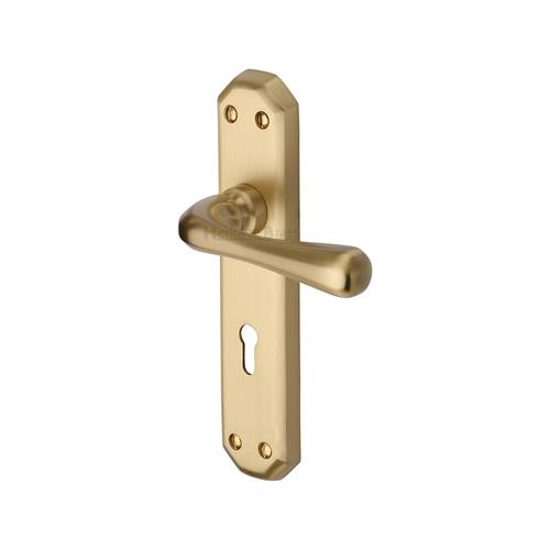 CHARLBURY LEVER HANDLE ON BACKPLATE