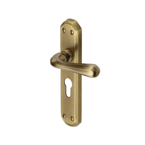 CHARLBURY LEVER HANDLE ON BACKPLATE