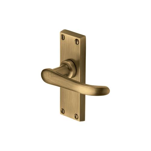 WINDSOR LEVER HANDLE ON BACKPLATE