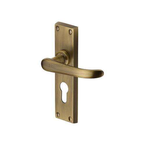 WINDSOR LEVER HANDLE ON BACKPLATE