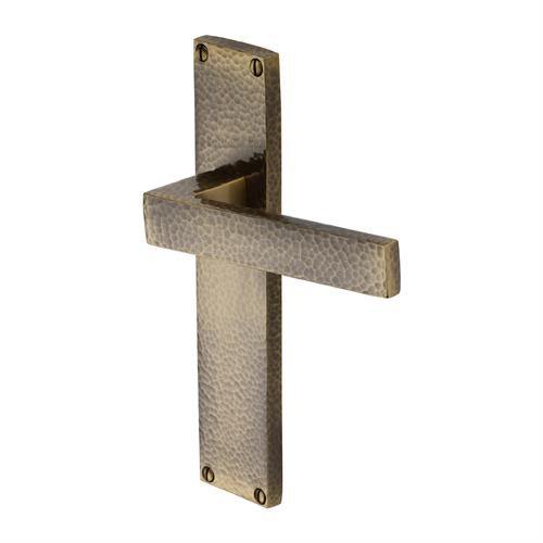 DELTA HAMMERED LEVER HANDLE ON BACKPLATE