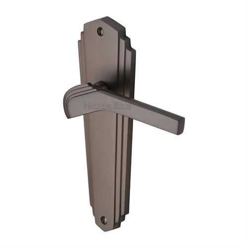 WALDORF LEVER HANDLE ON BACKPLATE