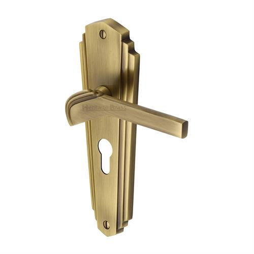 WALDORF LEVER HANDLE ON BACKPLATE